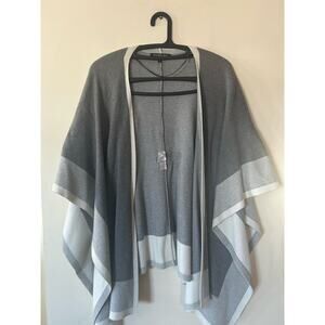 Rachel Roy Open Poncho Shawl Wrap Colorblock Flowy Grey White Size M EUC MINT